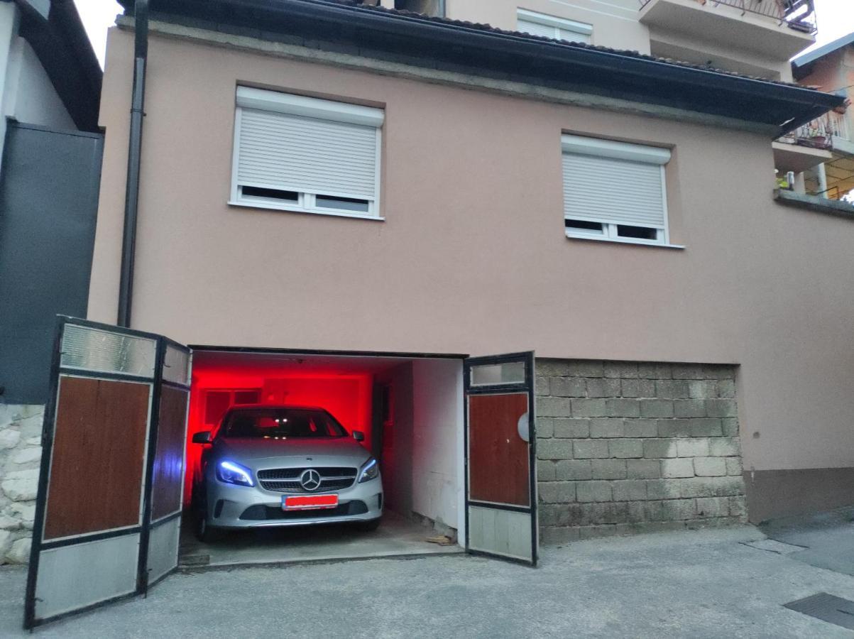 Hill + Free Garage Apartment Sarajevo